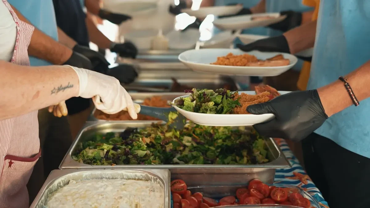 Lady Bente Çeşme — Food service on board