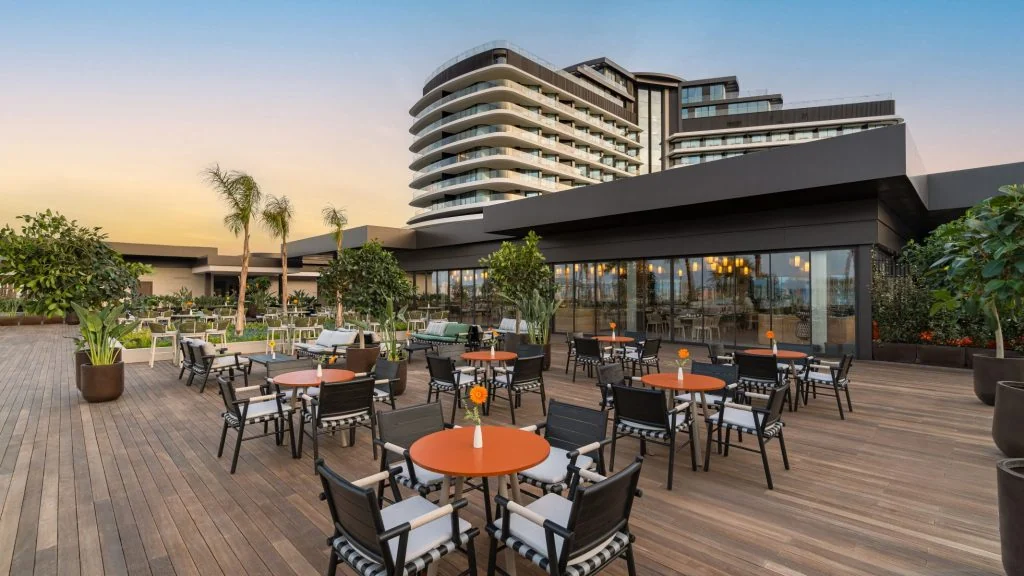 Bellâ Tavola — Restaurant terrace