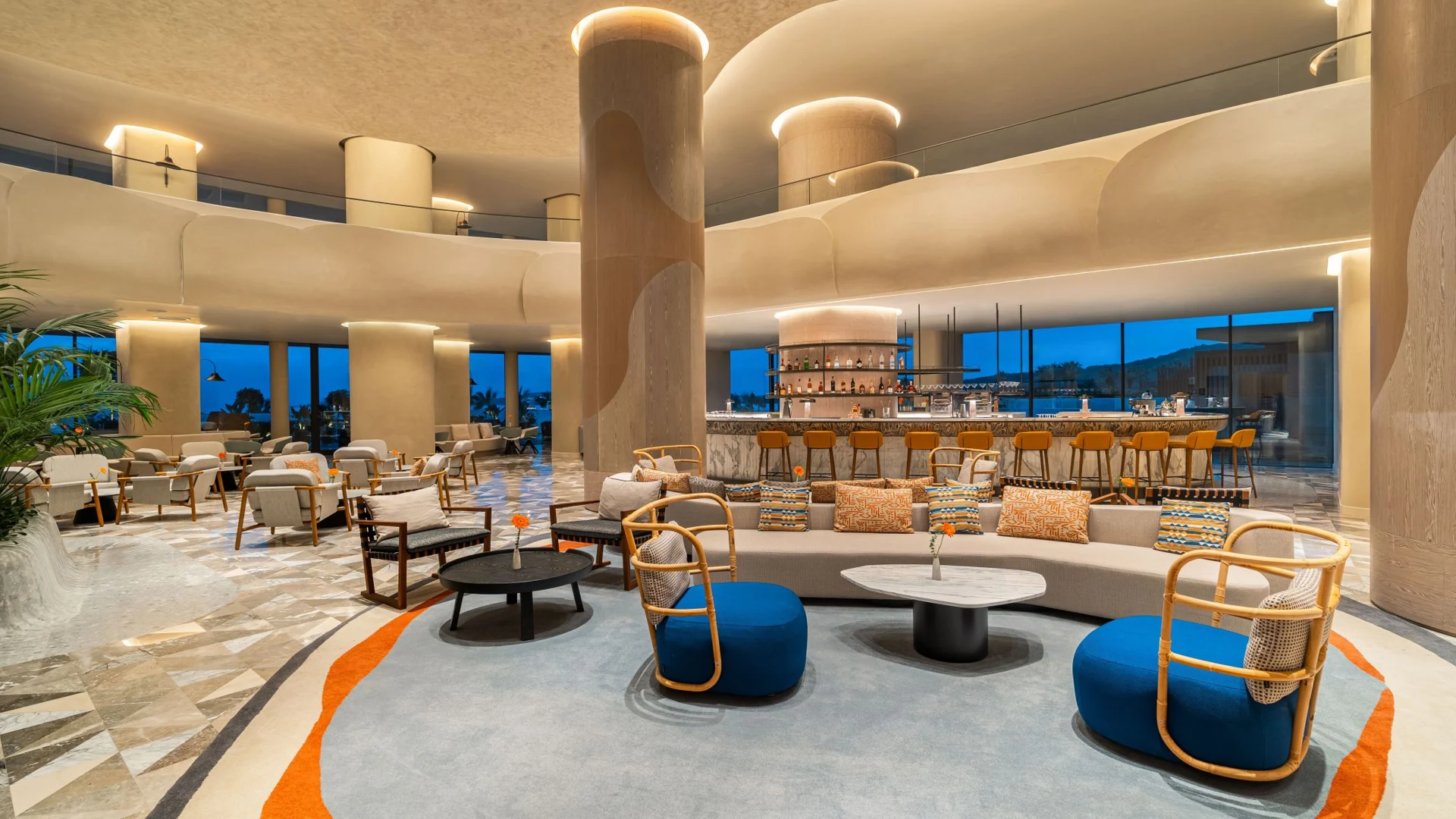 Swissôtel Çeşme Lobi Bar — Lobby bar interior
