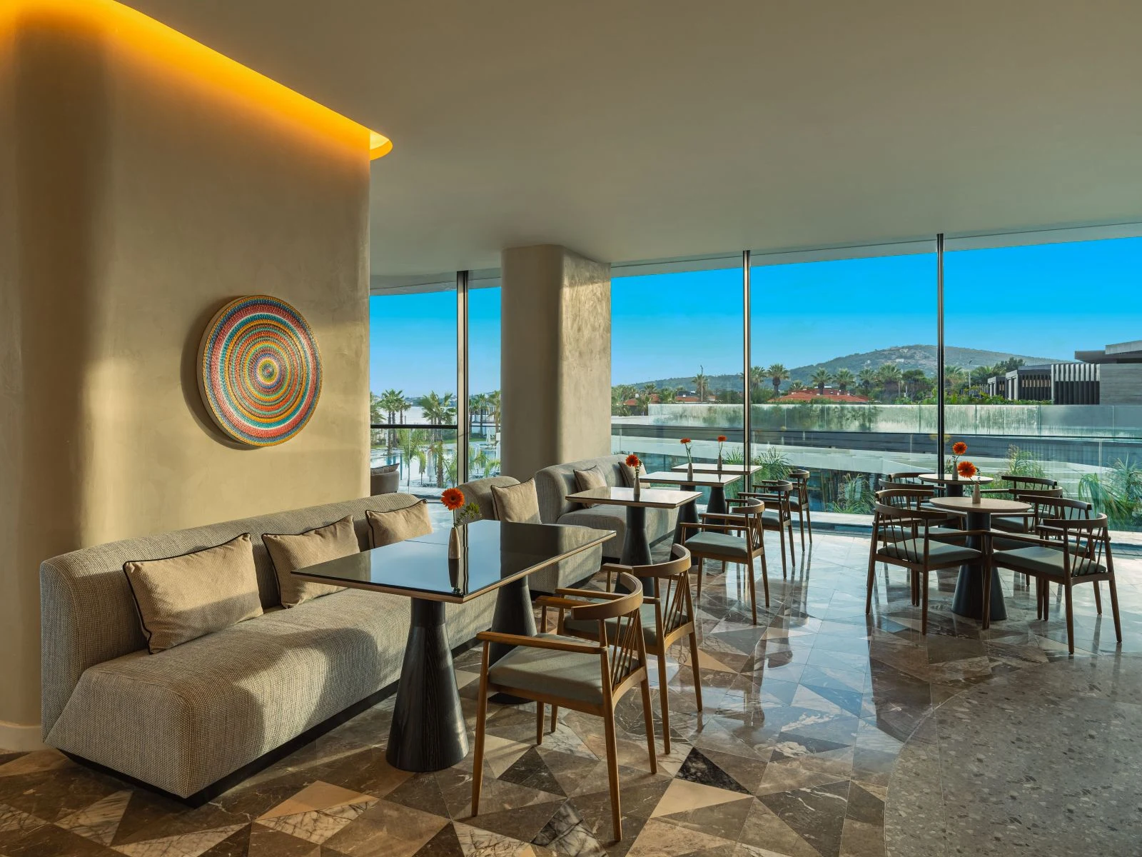 Swissôtel Çeşme Lobi Bar — Lobby tables and seating