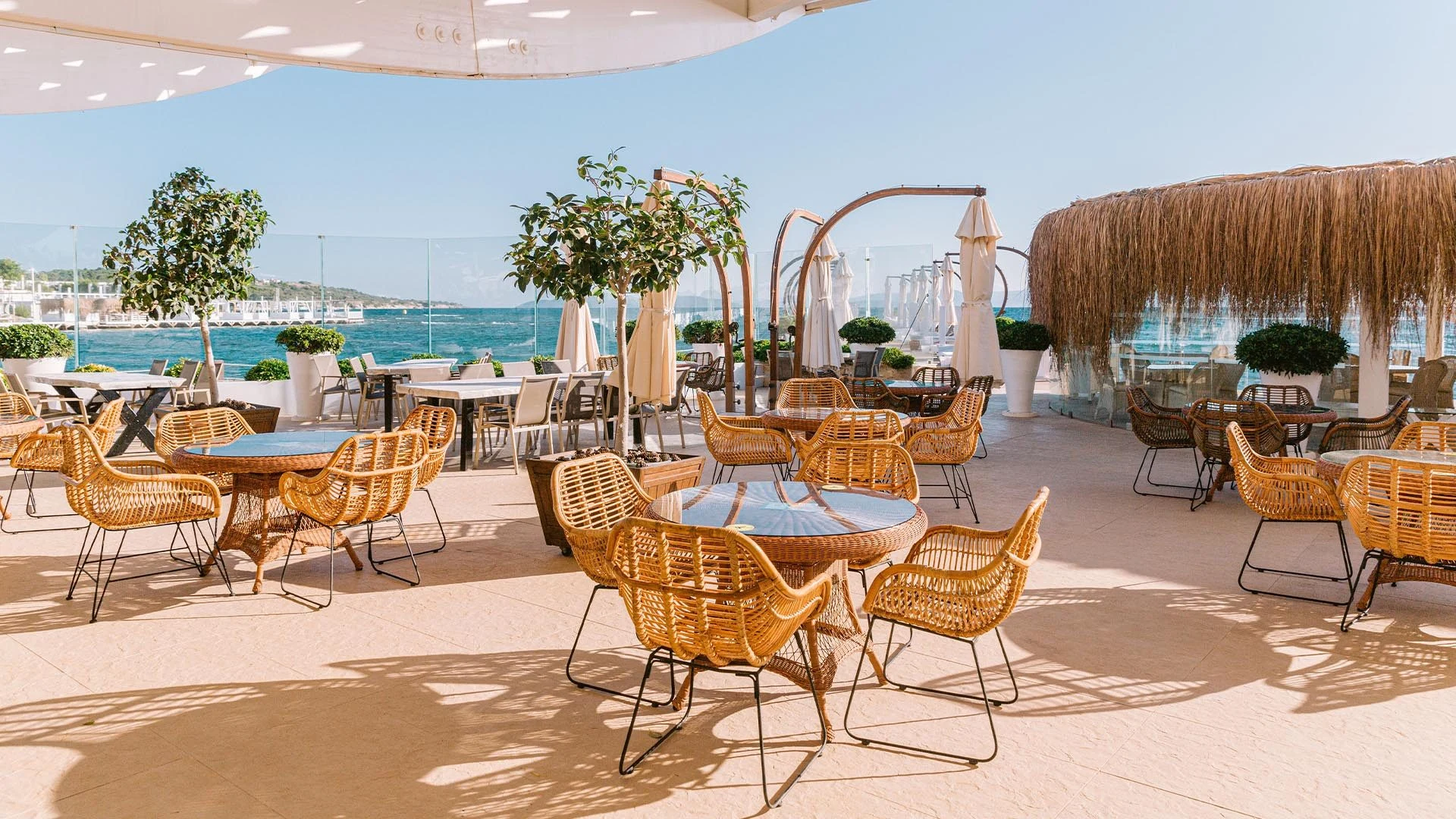 Grill Bar & Rest. — Ilıca Hotel — Open terrace of the restaurant-bar