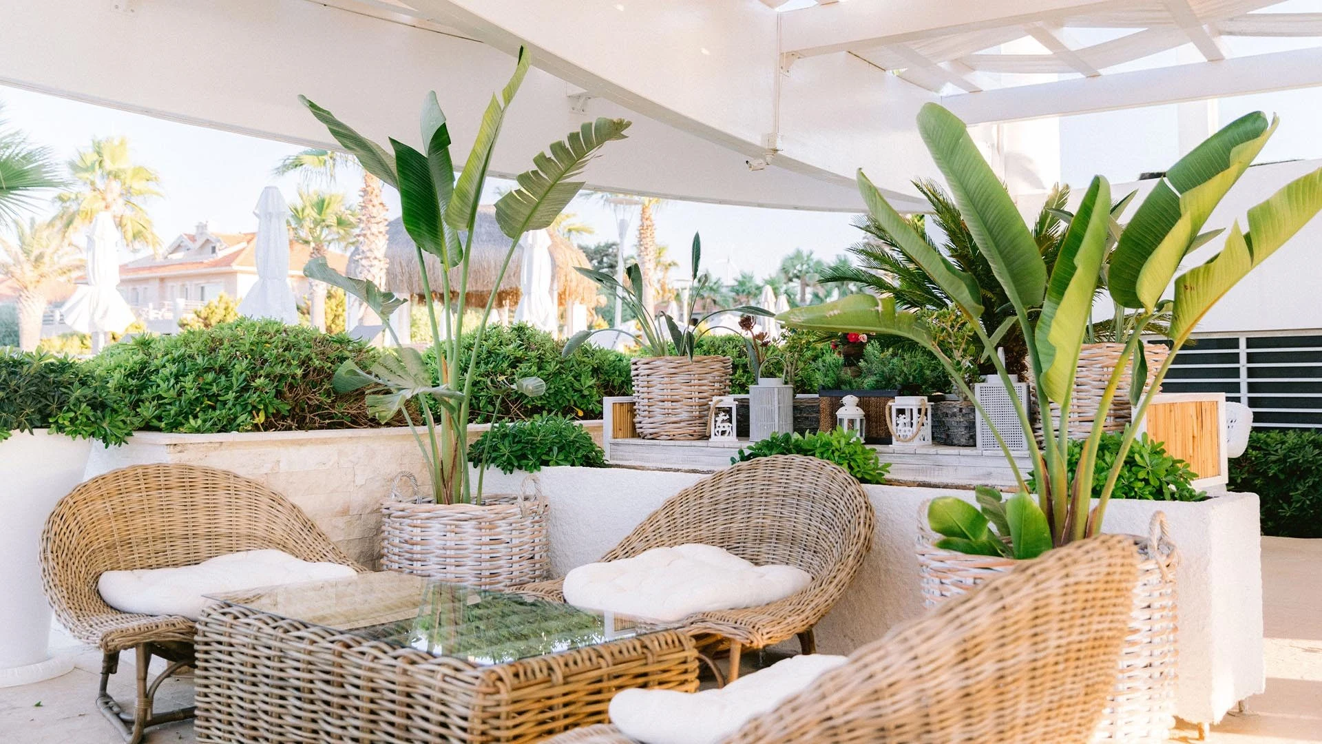 Grill Bar & Rest. — Ilıca Hotel — Sitzbereich der Bar