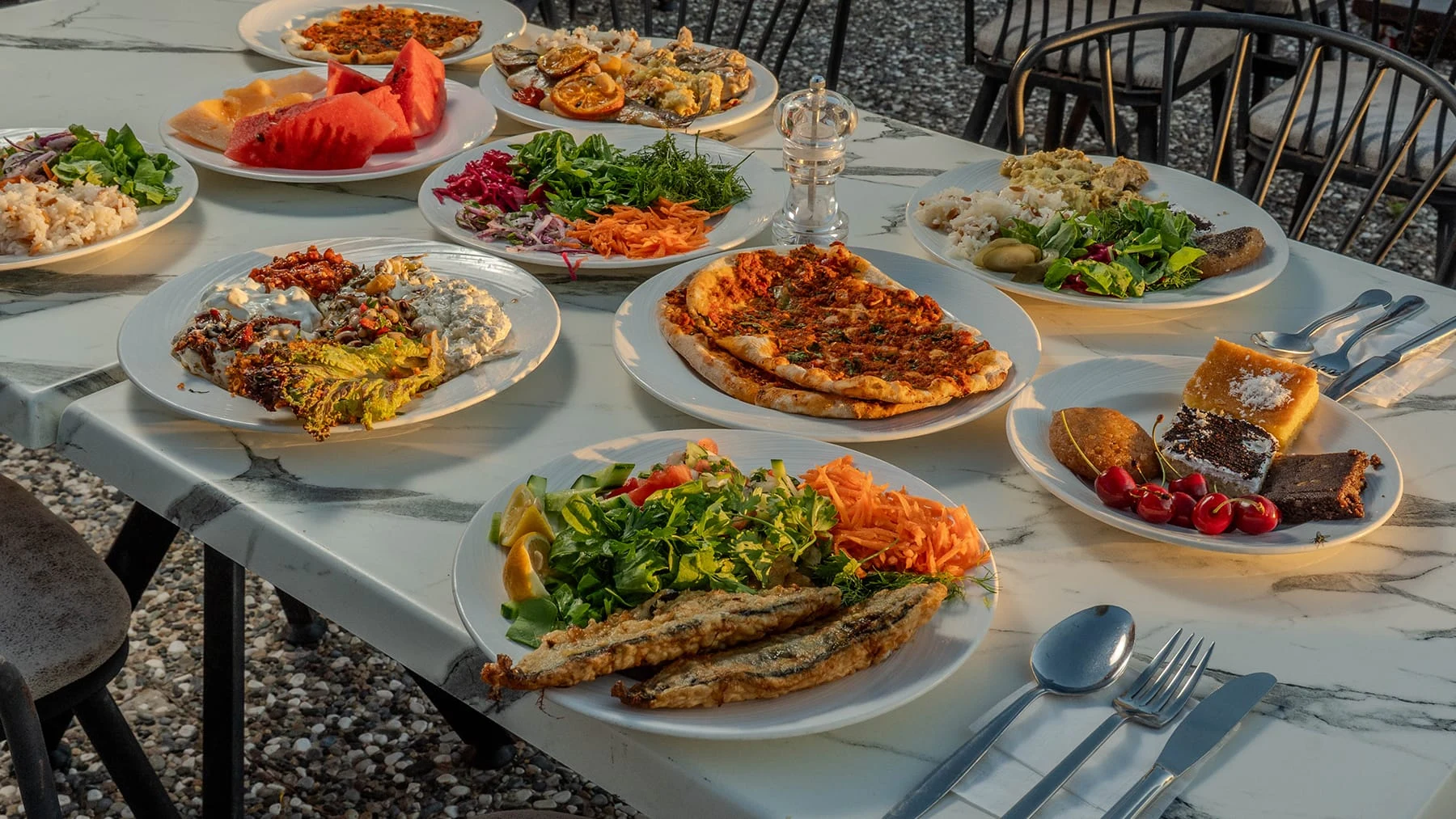 Sunset Bar — Akay Garden — Food on the restaurant terrace