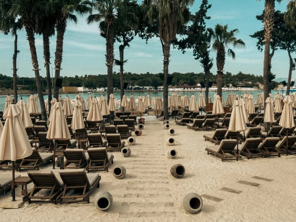 Mano Del Sol Beach — Liegebereich an der Bucht